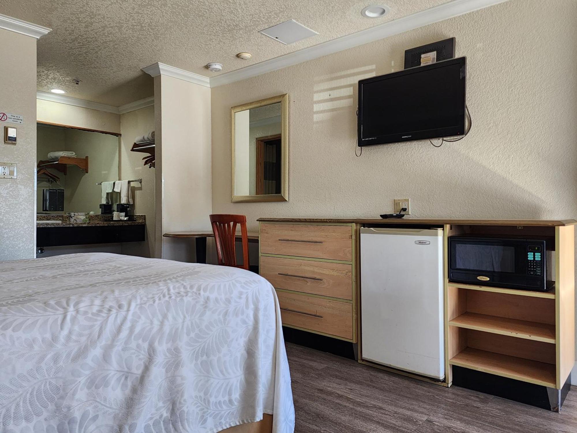 Budget Inn Corcoran Extérieur photo