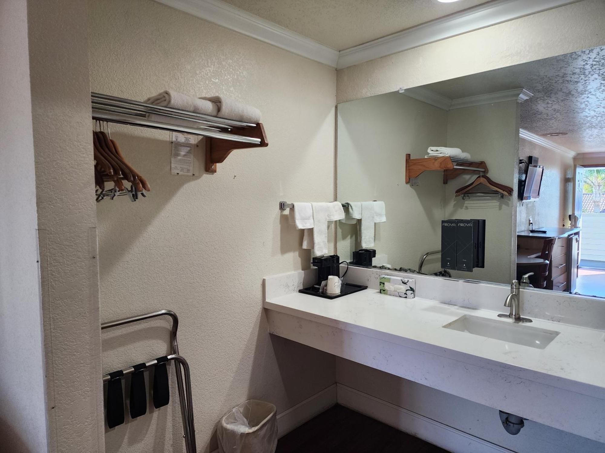 Budget Inn Corcoran Extérieur photo