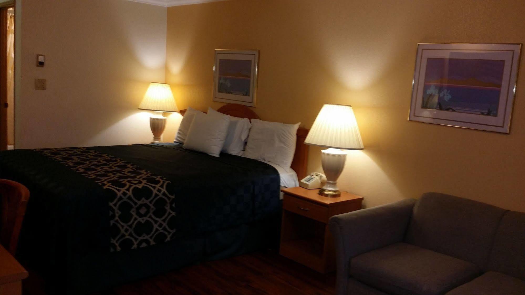 Budget Inn Corcoran Extérieur photo
