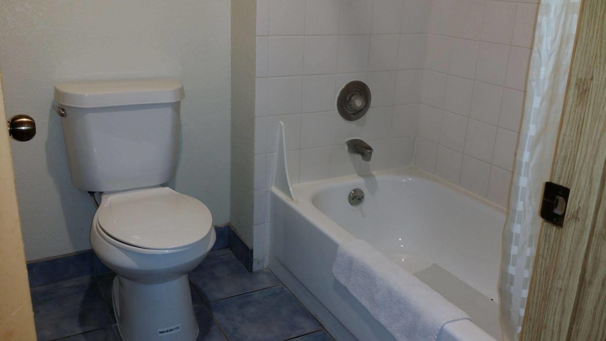 Budget Inn Corcoran Extérieur photo